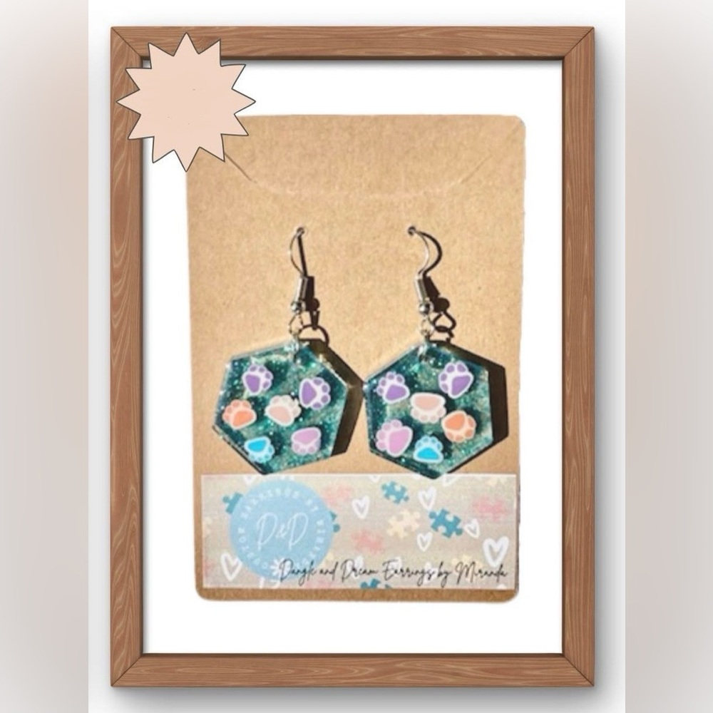 Hexagon Paw Print Earrings

🌸🌟🌟Bundle Discounts Available🌟🌟🌸
